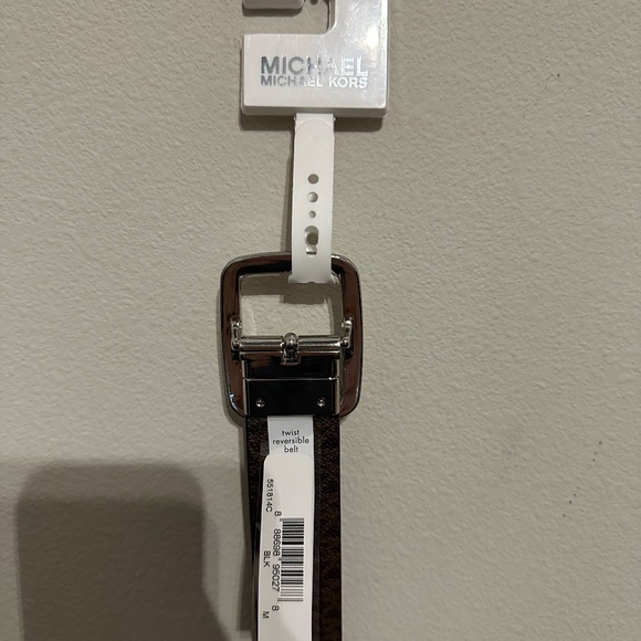 Michael Kors monogram reversible leather twist belt NWT Medium - Picture 2 of 6